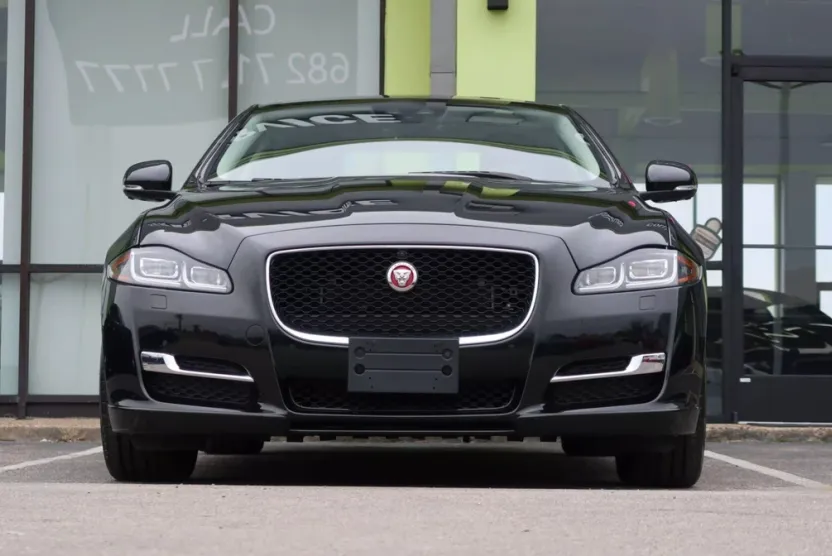 2019 Jaguar XJ R-Sport photo 1
