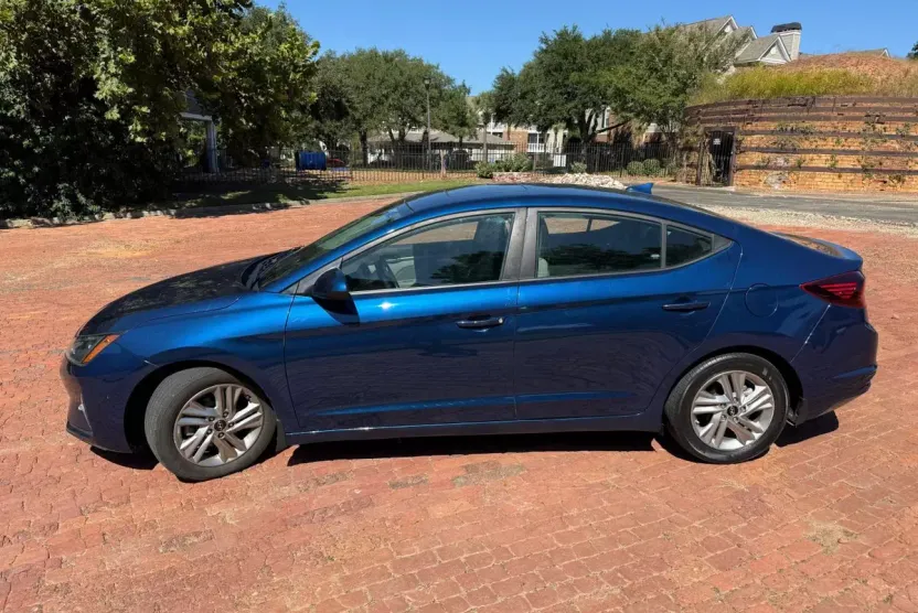 2020 Hyundai Elantra Value Edition photo 1
