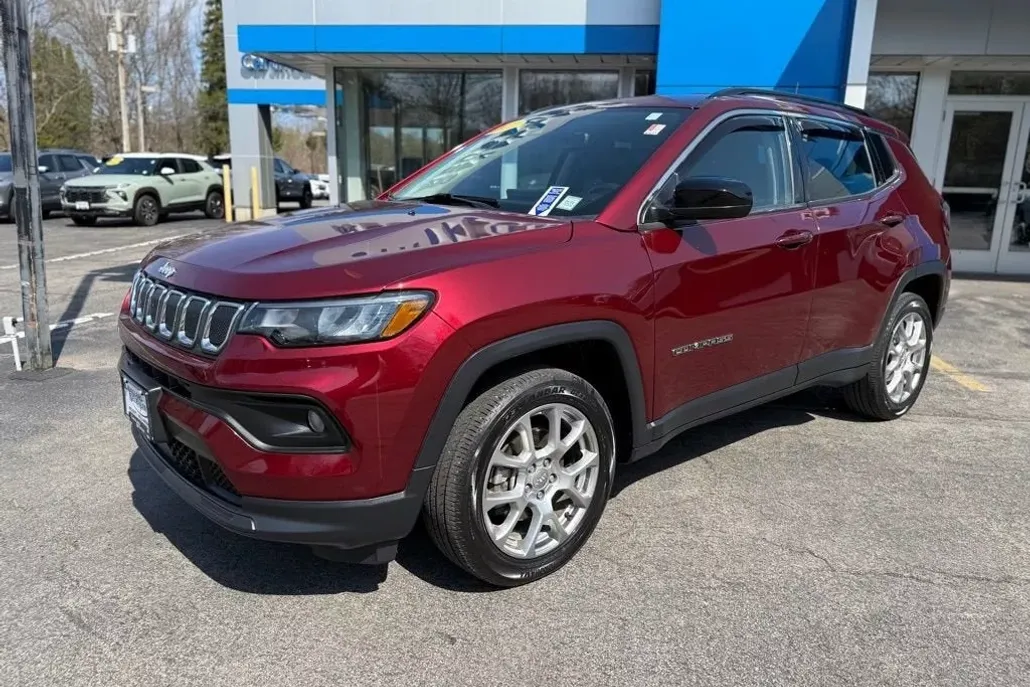 2022 Jeep Compass Latitude Lux photo 1