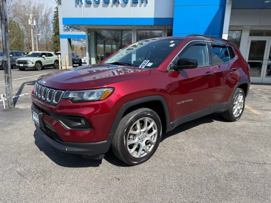 2022 Jeep Compass Latitude Lux photo 1
