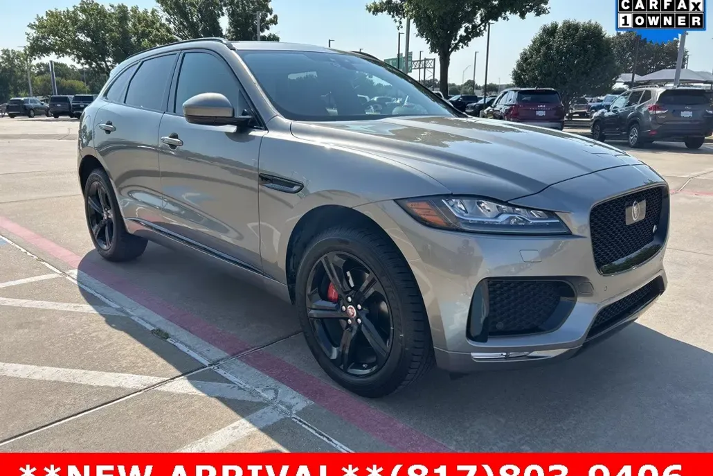 2019 Jaguar F-PACE S photo 1