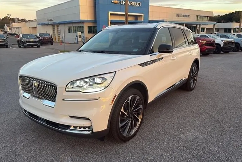 2023 Lincoln Aviator Reserve photo 1