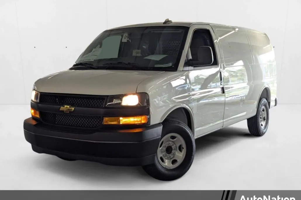 2025 Chevrolet Express Cargo 2500 photo 1