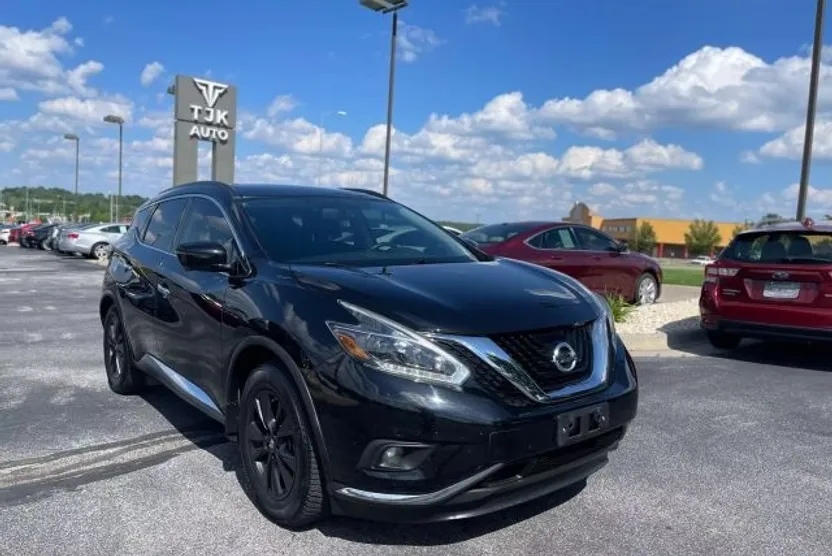 2018 Nissan Murano SV photo 1