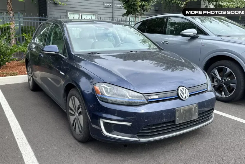 2016 Volkswagen e-Golf SEL Premium photo 1