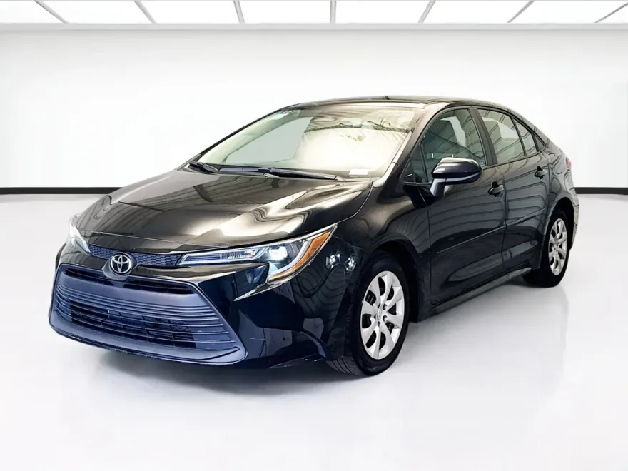 2024 Toyota Corolla LE photo 1