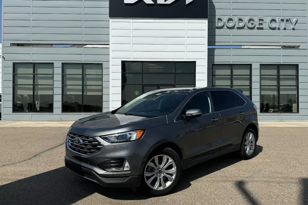 2024 Ford Edge Titanium photo 1