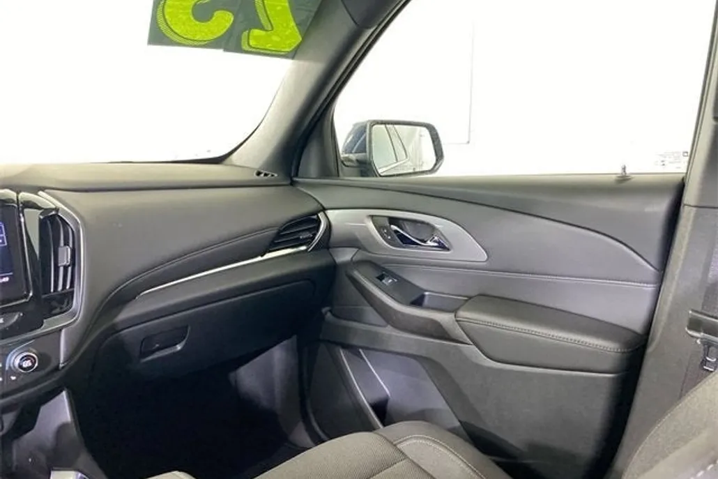 2023 Chevrolet Traverse Cloth photo 1