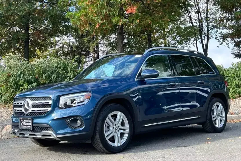 2023 Mercedes Benz GLB 250 4MATIC photo 1
