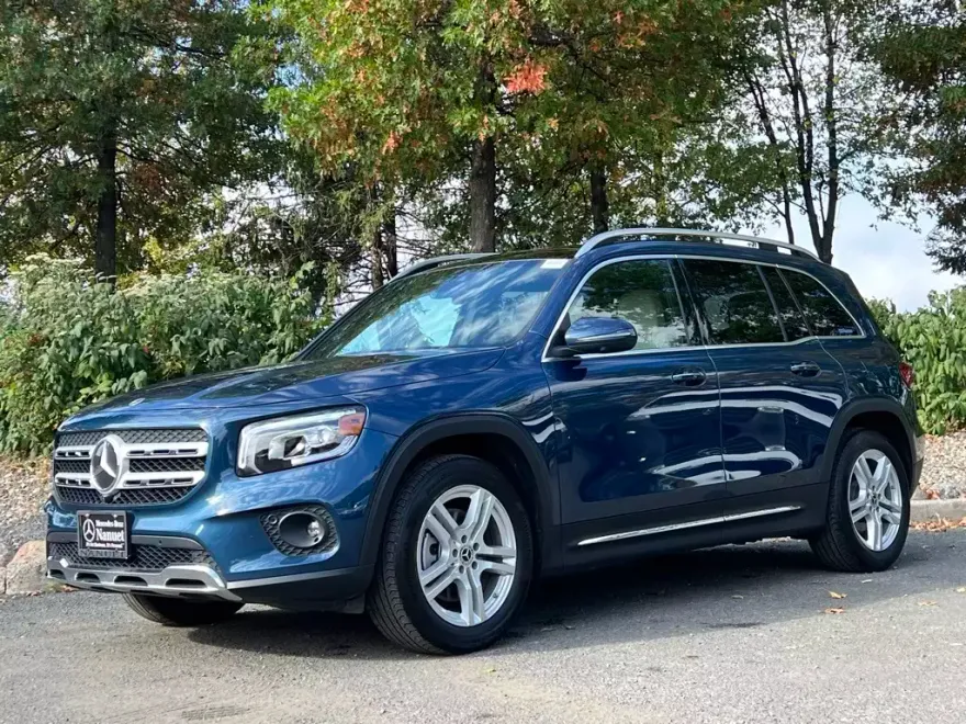 2023 Mercedes Benz GLB 250 4MATIC photo 1
