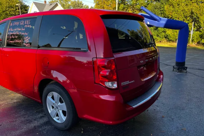 2013 Dodge Grand Caravan SE photo 1