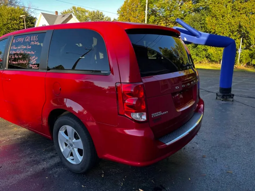 2013 Dodge Grand Caravan SE photo 1