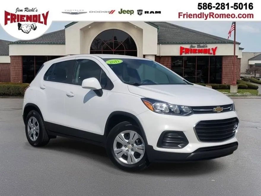 2017 Chevrolet Trax LS photo 1