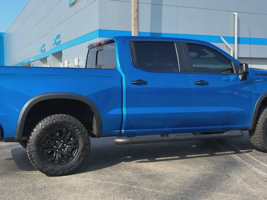 2023 Chevrolet Silverado 1500 ZR2 photo 1