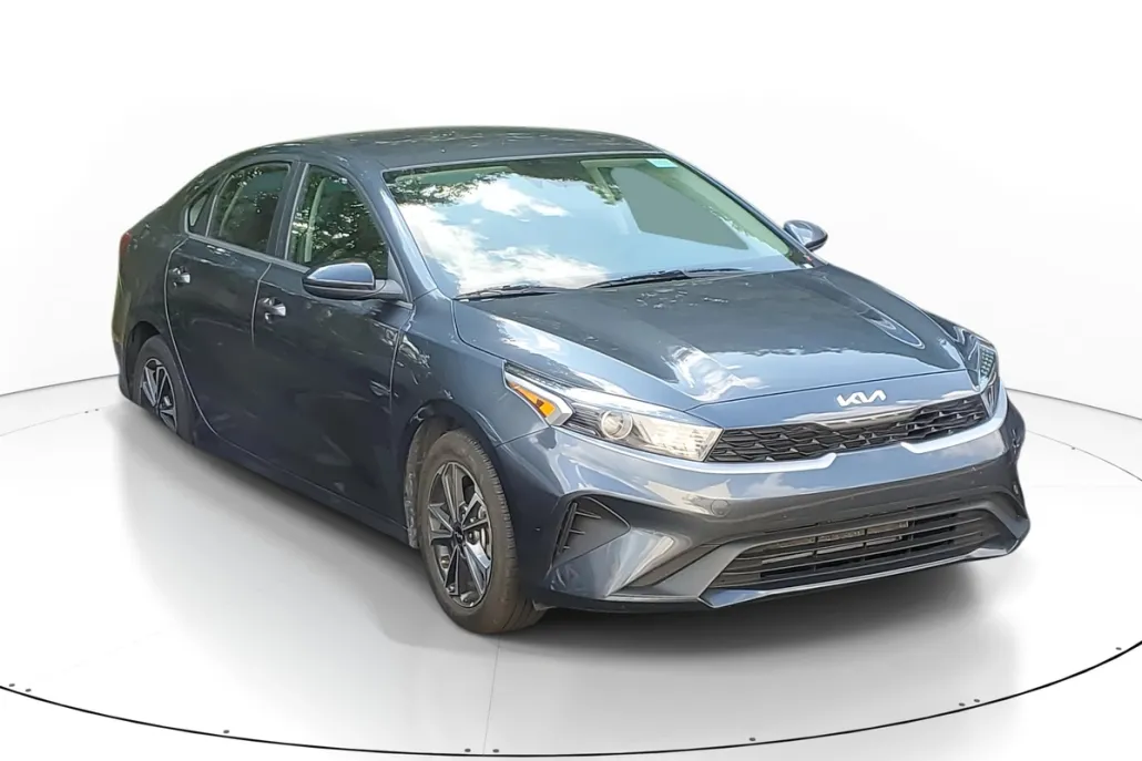 2024 Kia Forte LXS photo 1