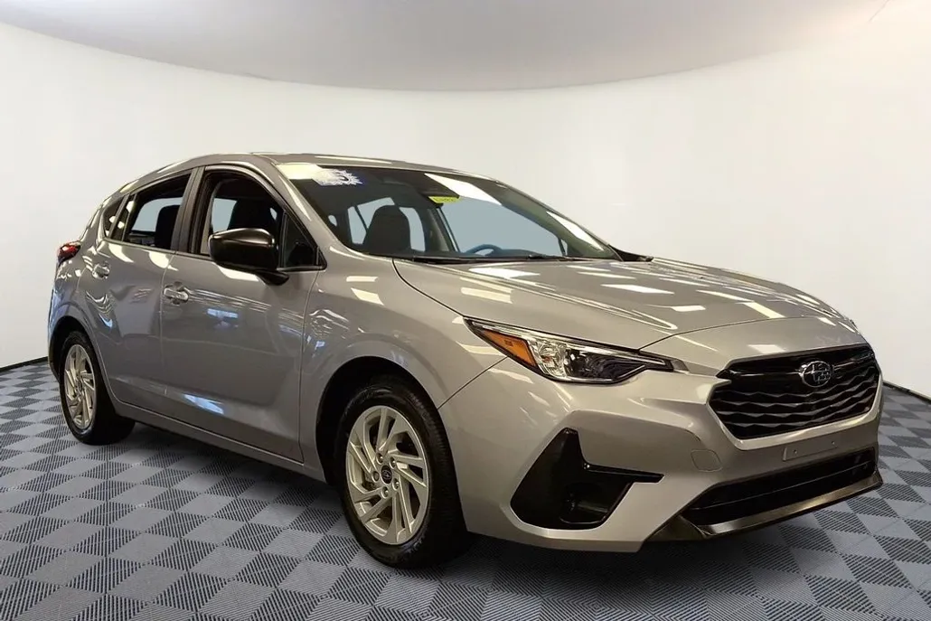 2025 Subaru Impreza Base photo 1