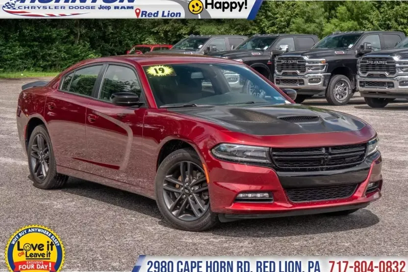 2019 Dodge Charger SXT AWD photo 1