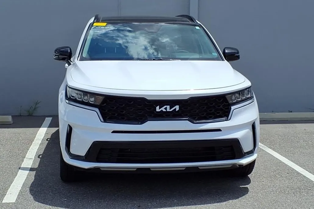 2023 Kia Sorento S photo 1