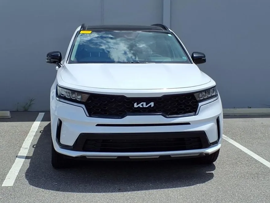 2023 Kia Sorento S photo 1