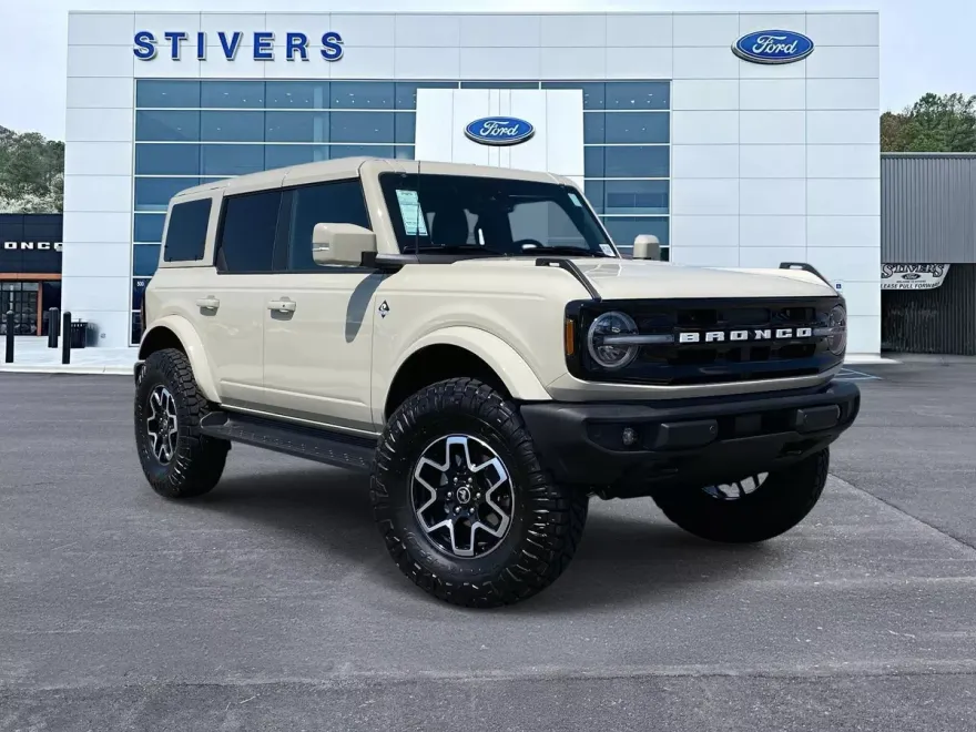 2025 Ford Bronco Outer Banks photo 1