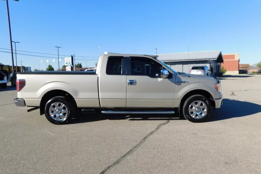 2010 Ford F-150 XLT photo 1