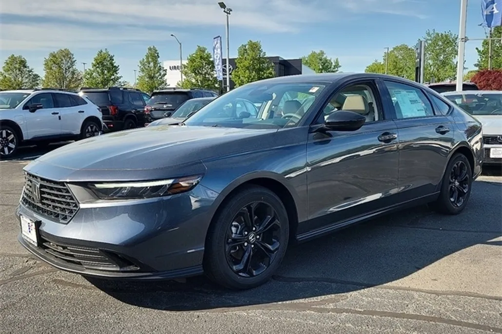 2025 Honda Accord SE photo 1