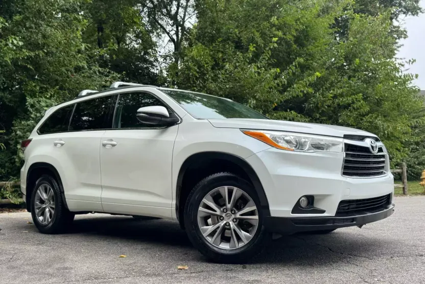 2014 Toyota Highlander XLE Sport photo 1