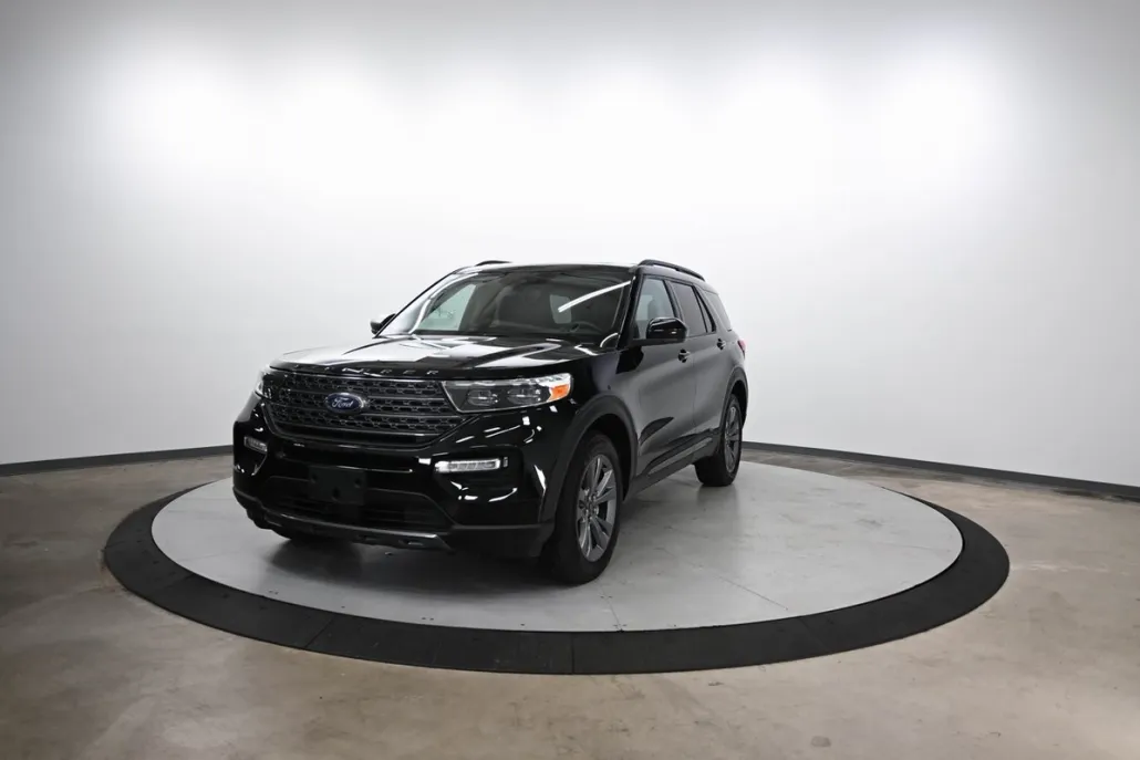 2022 Ford Explorer XLT photo 1