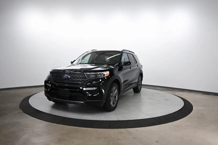 2022 Ford Explorer XLT photo 1