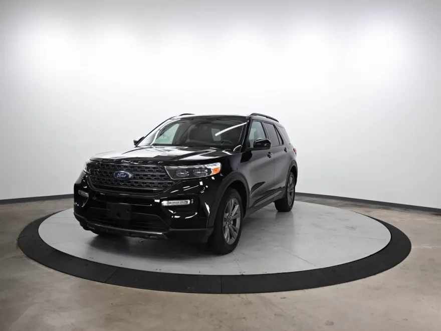2022 Ford Explorer XLT photo 1