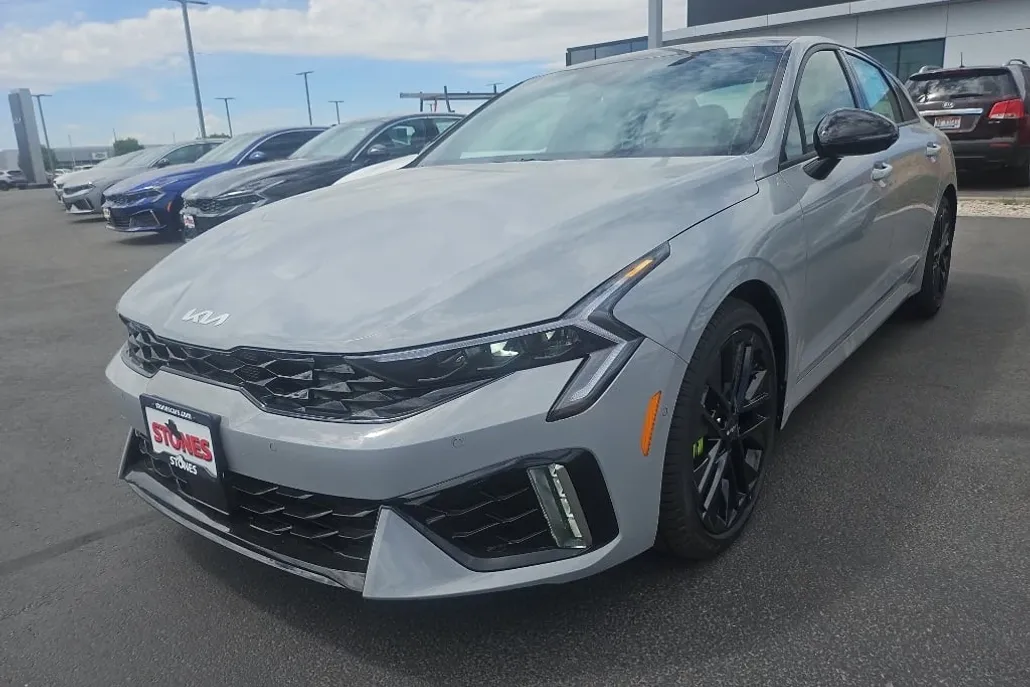 2026 Kia K5 GT photo 1
