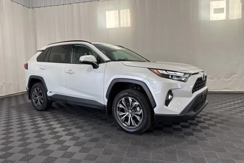 2024 Toyota RAV4 Hybrid XLE Premium photo 1