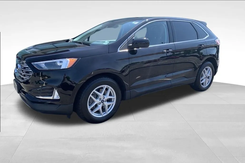 2022 Ford Edge SEL photo 1