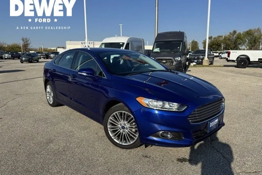 2016 Ford Fusion SE photo 1
