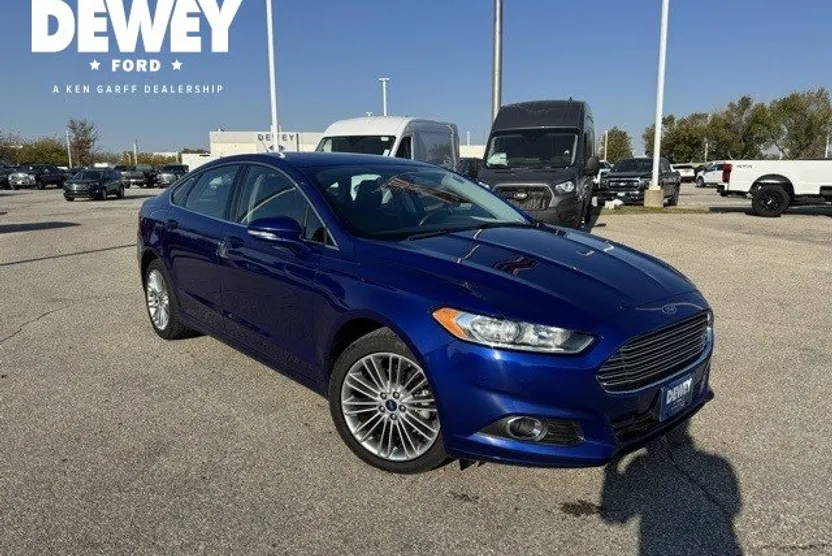 2016 Ford Fusion SE photo 1