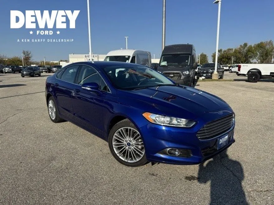 2016 Ford Fusion SE photo 1