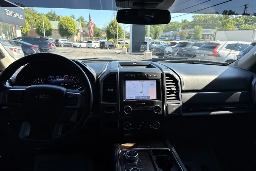 2020 Ford Expedition Platinum photo 1