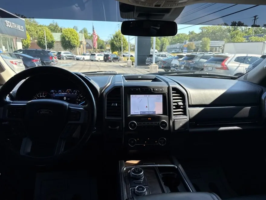 2020 Ford Expedition Platinum photo 1