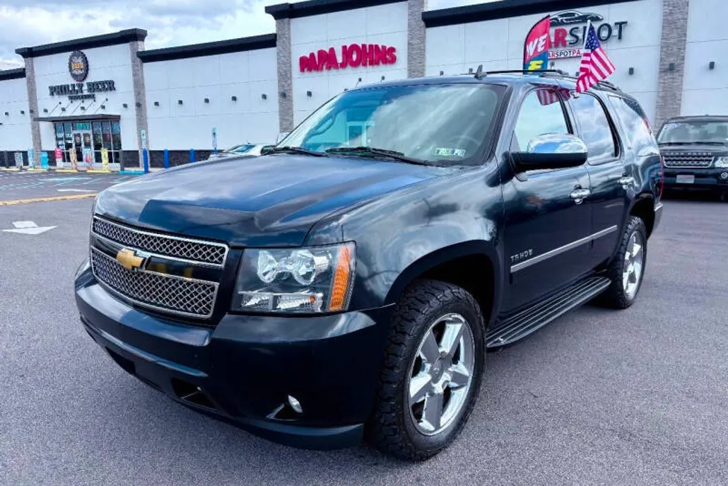 2013 Chevrolet Tahoe LTZ photo 1