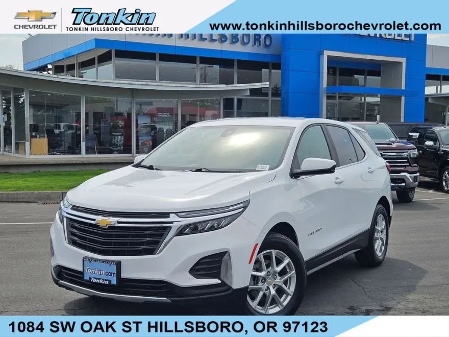 2023 Chevrolet Equinox LT photo 1