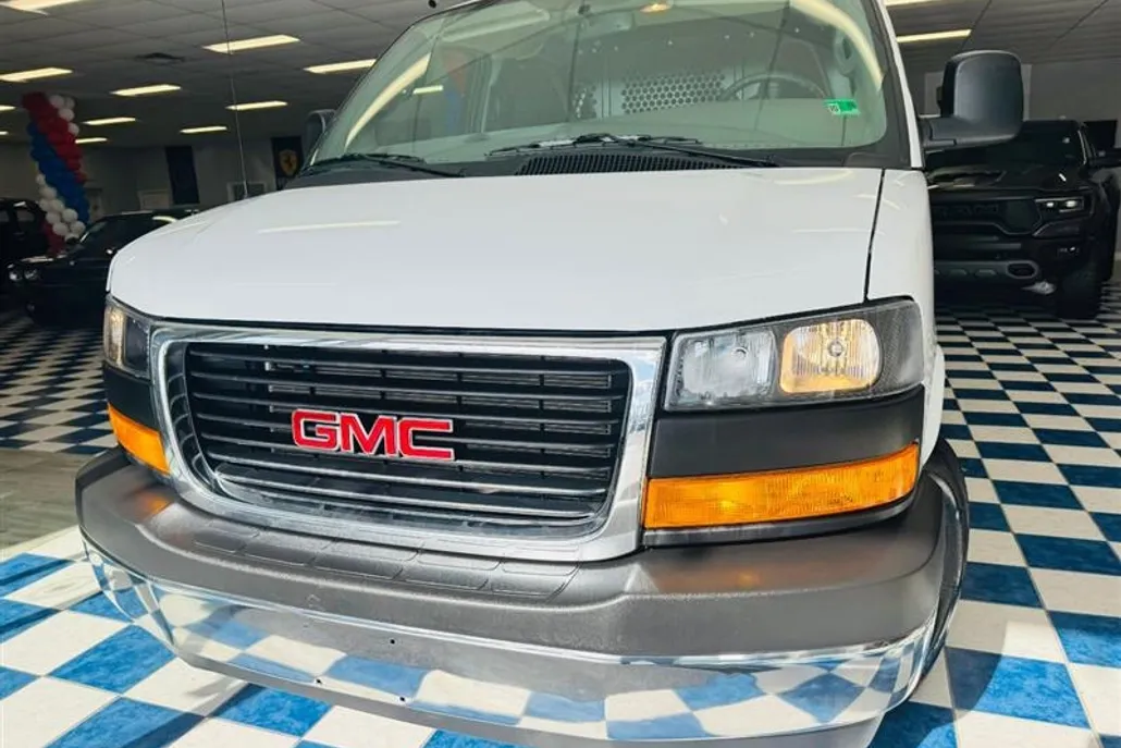 2024 Gmc Savana 2500 Cargo photo 1