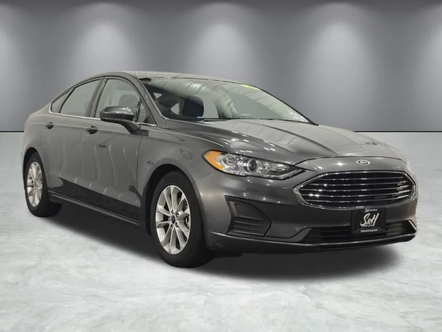 2020 Ford Fusion SE photo 1