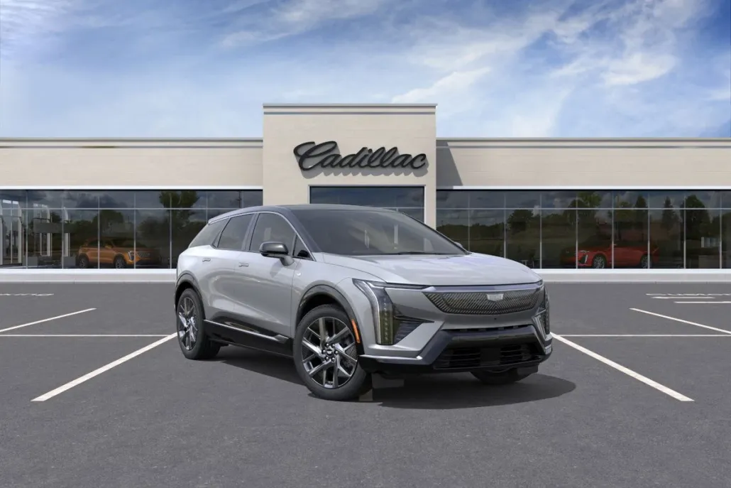2025 Cadillac Optiq Luxury photo 1