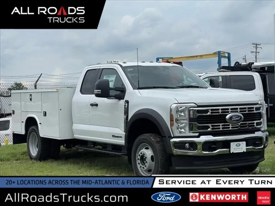2024 Ford F-550 photo 1