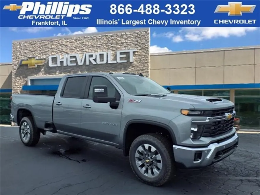 2025 Chevrolet Silverado 3500HD LT photo 1