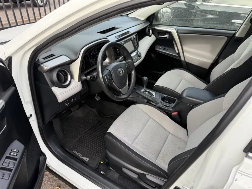 2018 Toyota RAV4 Adventure XLE photo 1