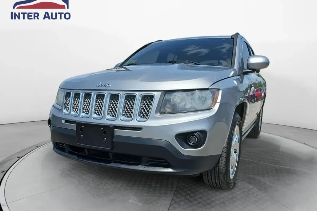 2016 Jeep Compass Latitude Sport photo 1