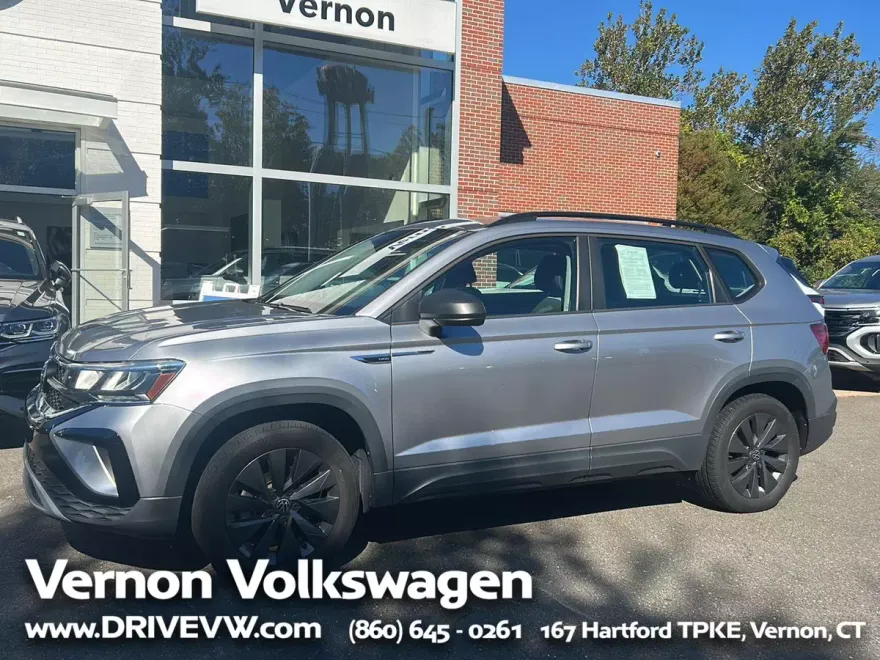2022 Volkswagen Taos S photo 1