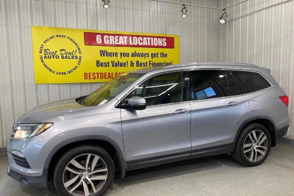 2017 Honda Pilot Elite photo 1