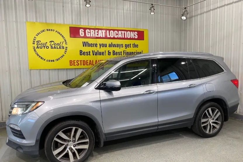 2017 Honda Pilot Elite photo 1
